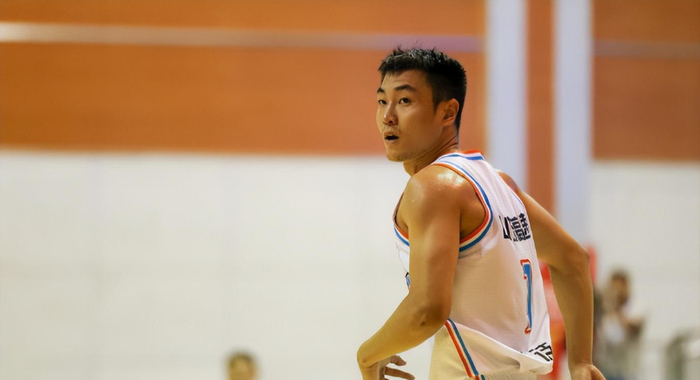 英超赛程吃紧,山东男篮赛前主帅复盘,更衣室稳定,阵容厚度经受考验的简单介绍 英超赛程吃紧,山东男篮赛前主帅复盘,更衣室稳定,阵容厚度经受考验的简单介绍